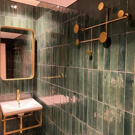 Apartment Modern And Bright Three Bed Bristol