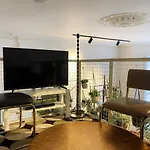 Modern And Bright Three Bed 아파트 *