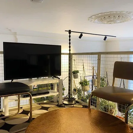 Modern And Bright Three Bed Lägenhet *