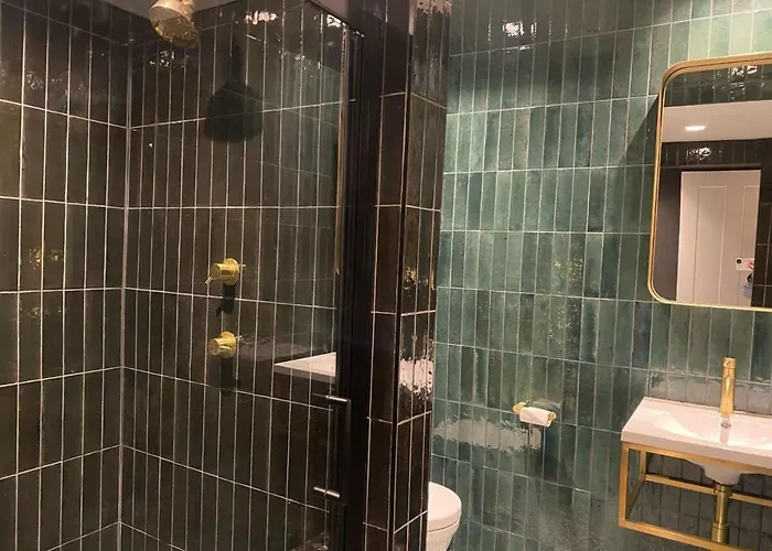 Modern And Bright Three Bed