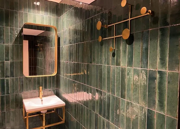 Апартаменти Modern And Bright Three Bed Бристоль